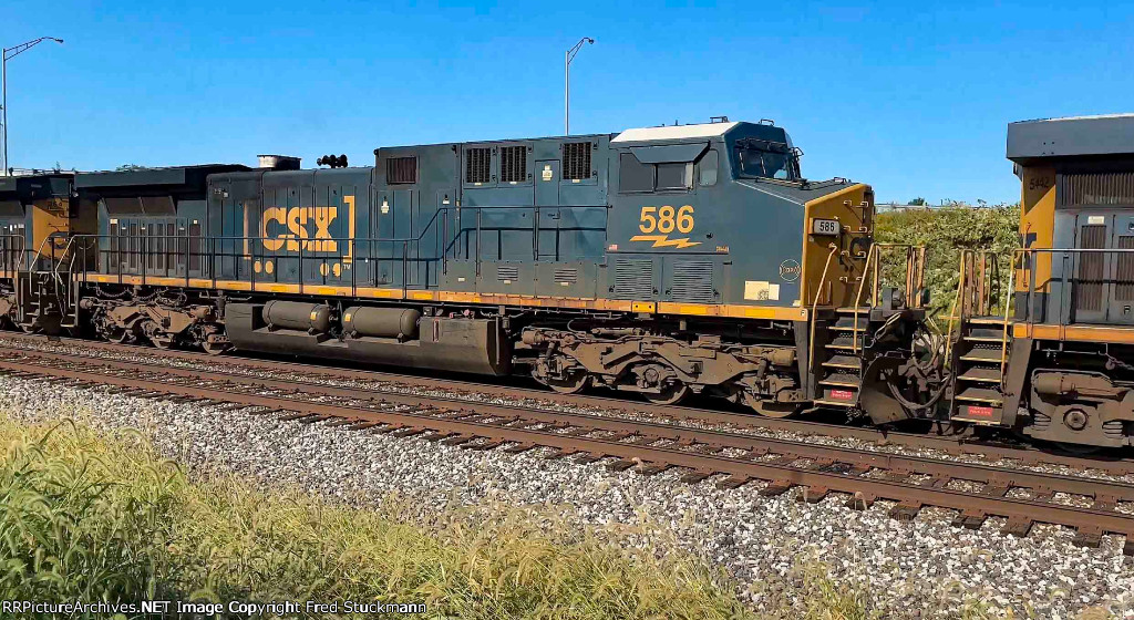 CSX 586